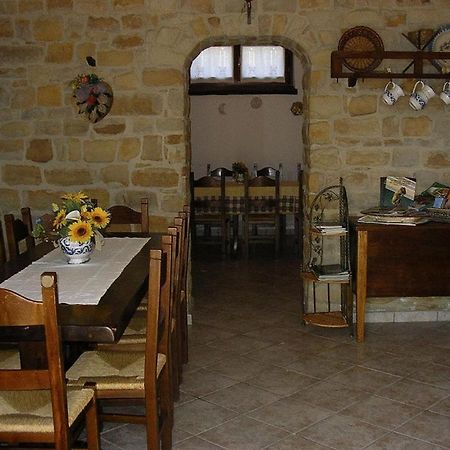 Azienda Agrituristica Colle San Giorgio Castiglione Messer Raimondo Exteriör bild