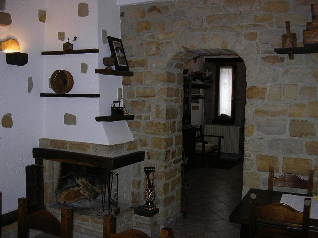 Azienda Agrituristica Colle San Giorgio Castiglione Messer Raimondo Exteriör bild